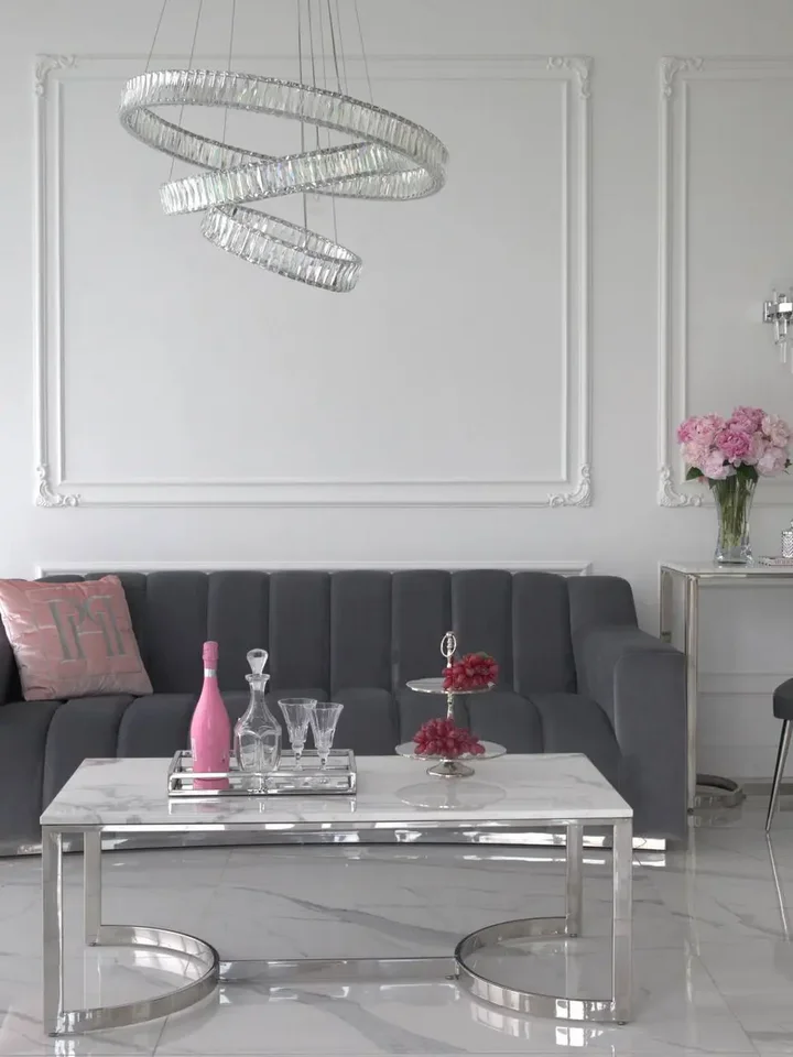 Sofa LONDON Nowoczesna w aranżacji nowoczesnego salonu, pokazująca stylowe meble od Primavera Home.