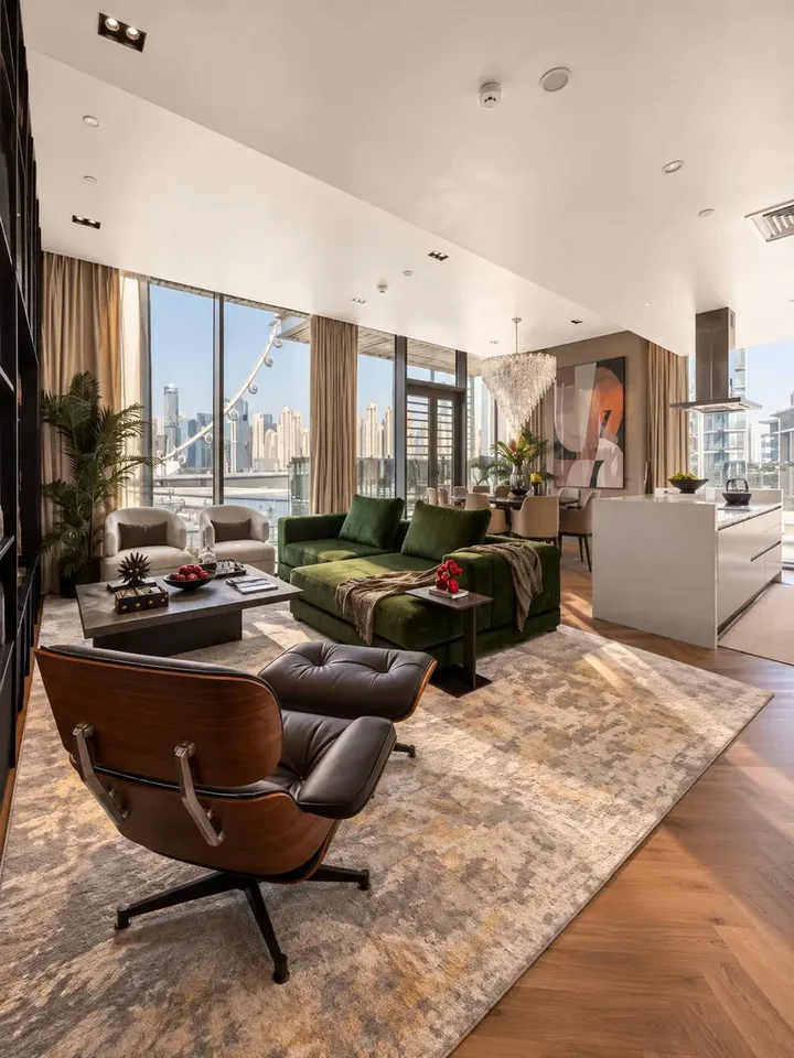 Fotel Lounge z Podnóżkiem w zestawie z innymi meblami. Aranżacja nowoczesnego wnętrza od Primavera Home.