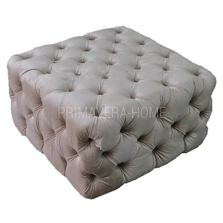 Tapicerowana pufa w stylu glamour
do salonu