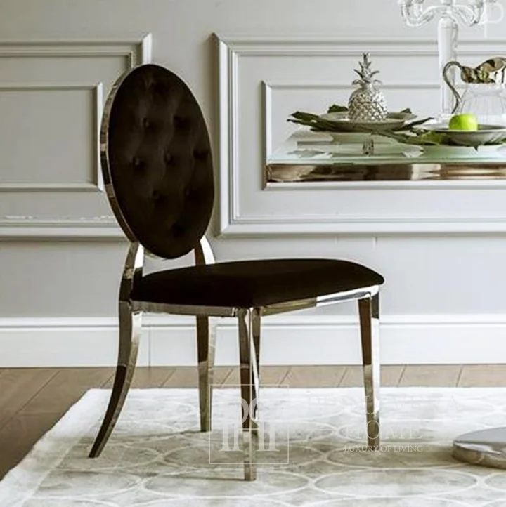 The chic glamour chair MEDALION is a distinctive piece of furniture that combines classic and modernity.