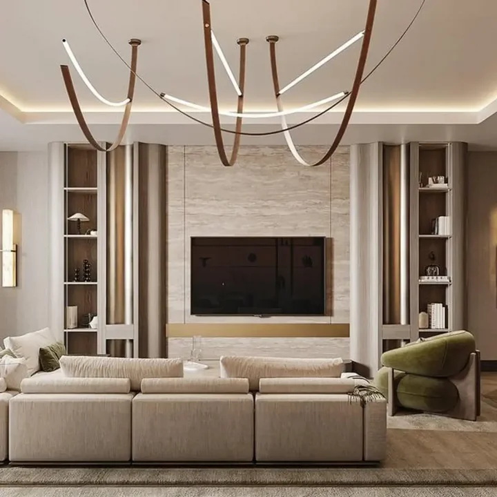 Żyrandol Cosmopolitan S-M wyróżniający się w galerii sztuki. Projekt od Primavera Home.
