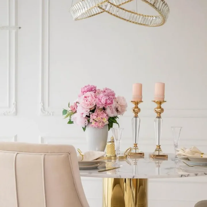 Dwupoziomowe okręgi żyrandola Kryształowego CRYSTAL L od Primavera Home.