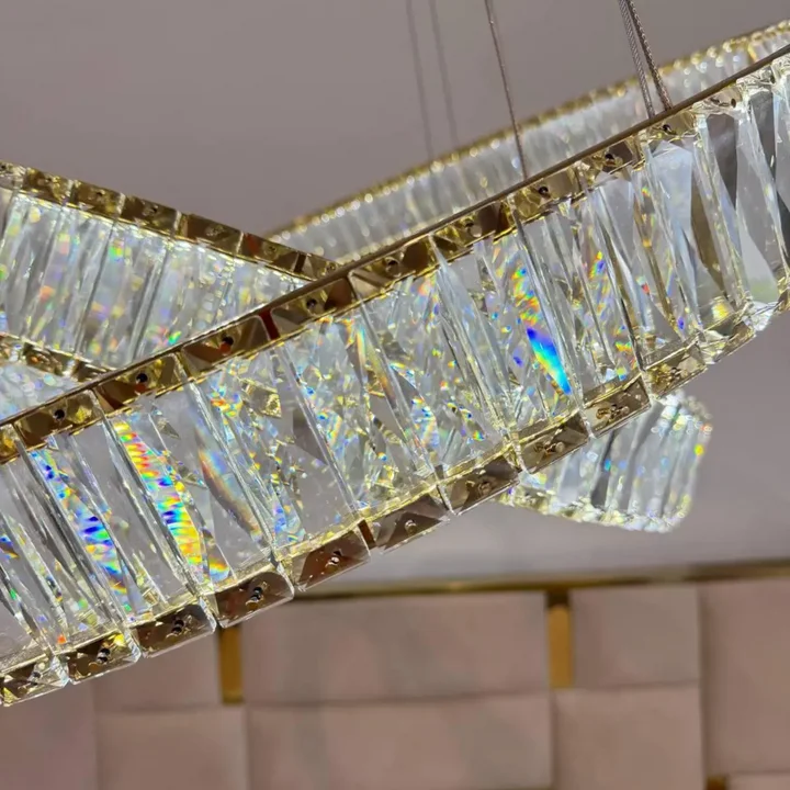 Efekt świetlny żyrandola Kryształowego CRYSTAL L od Primavera Home.