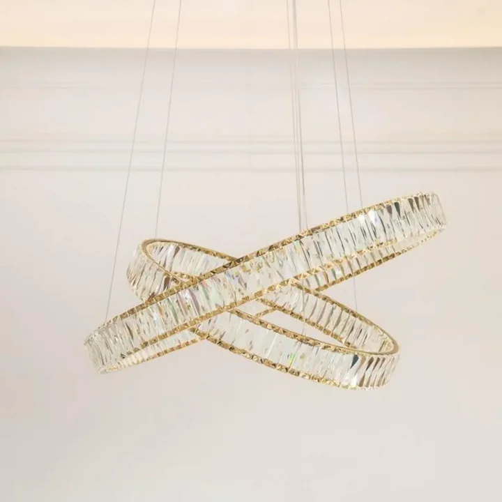 Nowoczesny design żyrandola Kryształowego CRYSTAL L od Primavera Home.