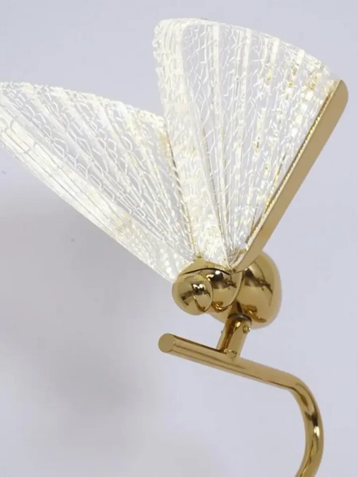 Lampa Stołowa Motyl Złota w kontekście innowacyjnego oświetlenia. Meble na zamówienie od Primavera Home.