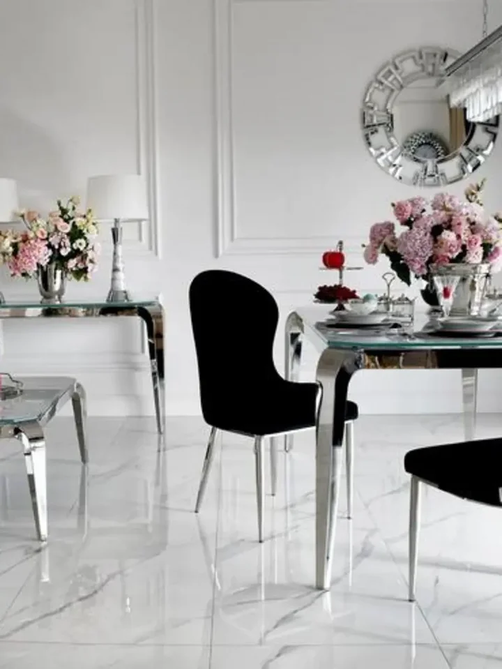 Detal wykończenia ekskluzywnego krzesła do jadalni glamour, eksponujący jakość materiałów od Primavera Home.
