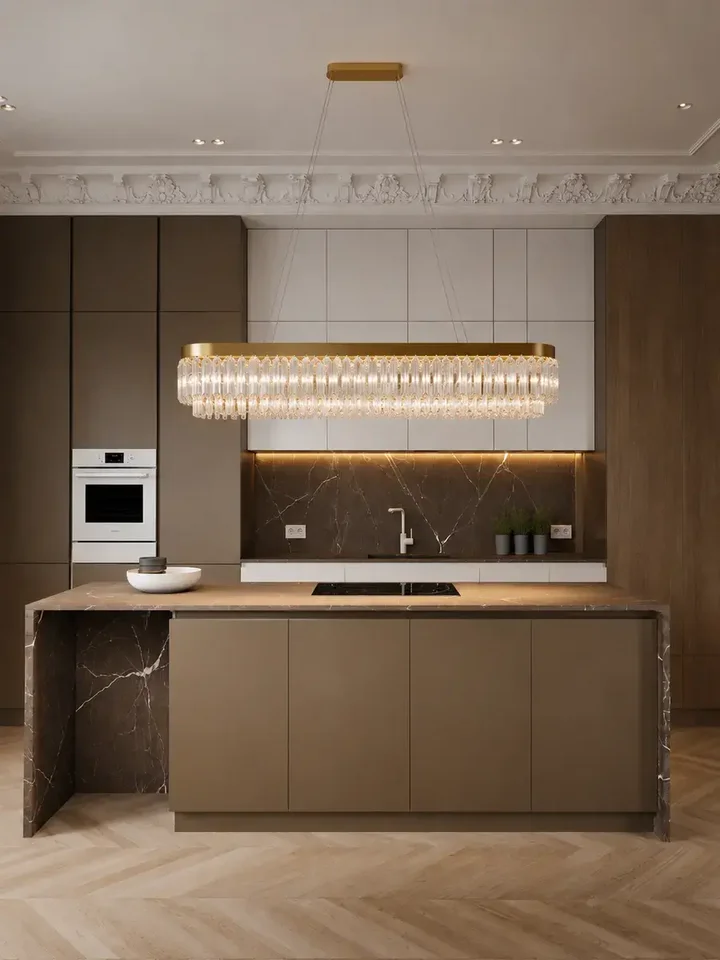 Żyrandol Diamond Złoty 100 cm – Owalna Lampa Kryształowa w jasnym wnętrzu. Aranżacja nowoczesnego wnętrza od Primavera Home.