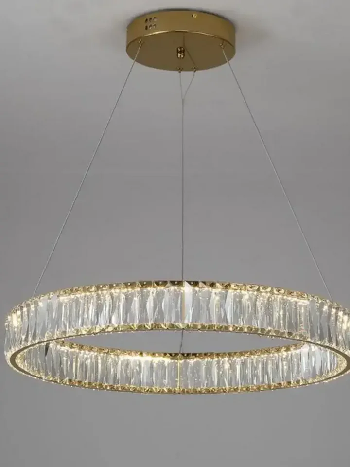 Granice designu Żyrandola Kryształowego Złotego Ringu Nowoczesnego CRYSTAL w nowoczesnej stylistyce. Meble na zamówienie od Primavera Home.