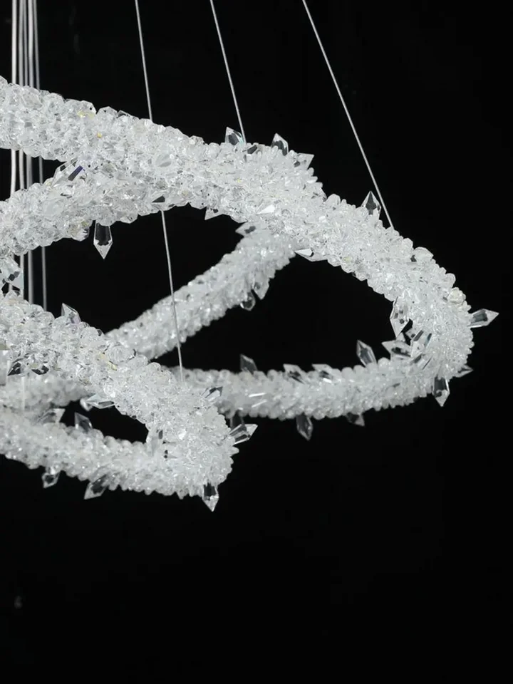 Szczegół wykonania Żyrandola ICE XL Srebrny. Stylowe meble na zamówienie od Primavera Home.