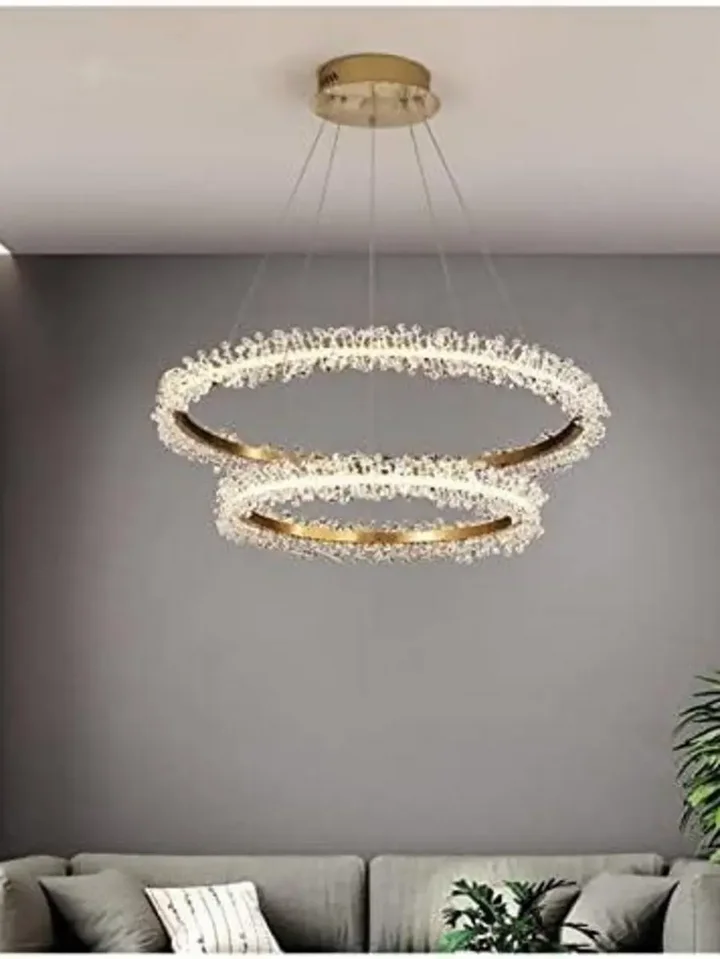 Zawieszony na suficie Żyrandol Kryształowy Brina XL Glamour Złoty – Luksusowa Lampa Wisząca dwupoziomowa w świetle dziennym. Ekspozycja w salonie od Primavera Home.
