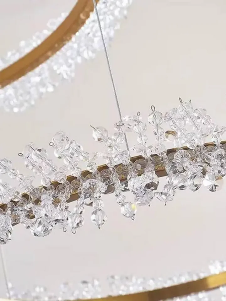 Żyrandol Kryształowy Brina XL Glamour Złoty – Luksusowa Lampa Wisząca dwupoziomowa — aranżacja wnętrza. Primavera Home.