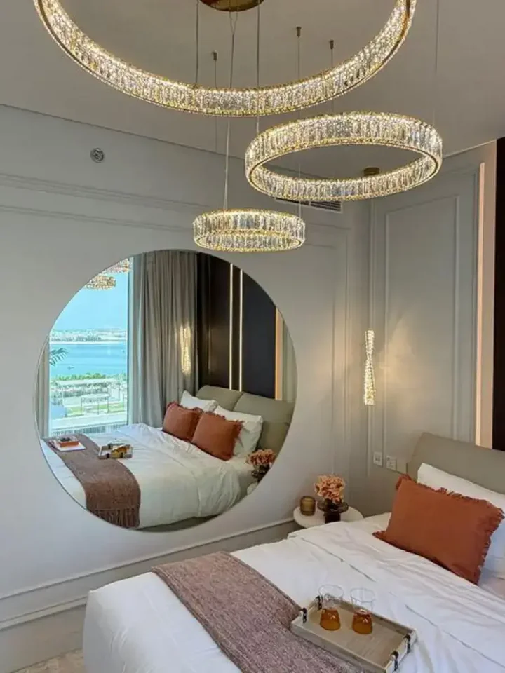 Meble z spokojnym tle, które podkreślają ich elegancję. Nowoczesne meble premium od Primavera Home.