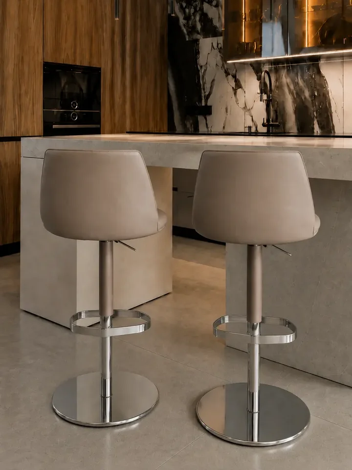 Nowoczesny hoker regulowany designerski skórzany MODERN przedstawiony z boku. Detal wykończenia pokazujący jakość wykonania od Primavera Home.