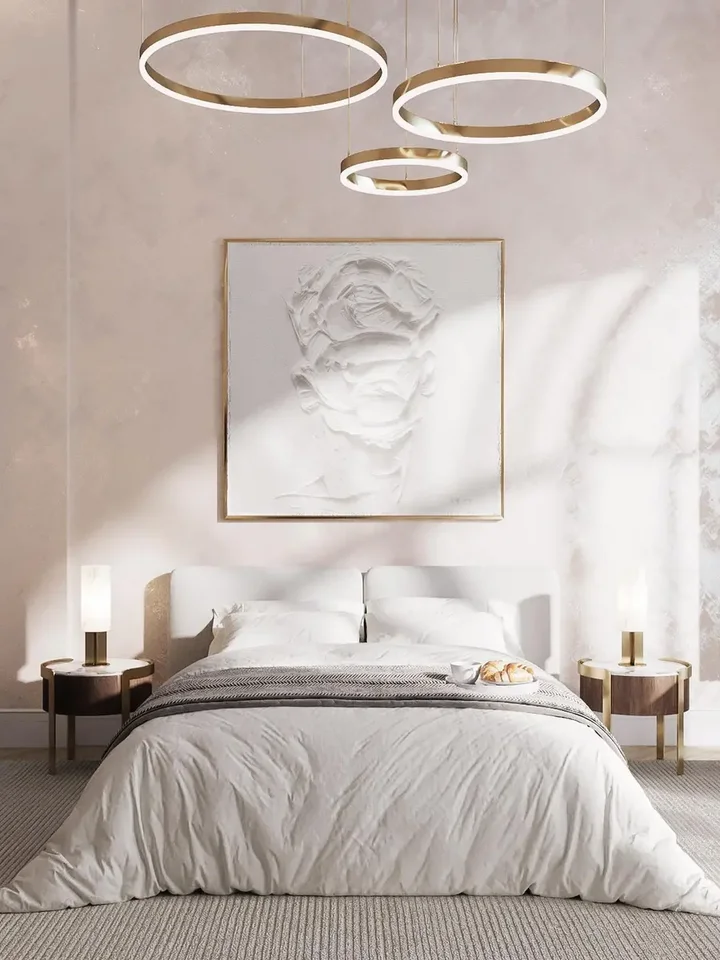 Widok z dołu na lampę glamour led GALASSIA okrągła z połyskiem ringi, regulowana, nowoczesna, loft do salonu złota OUTLET. Meble na zamówienie od Primavera Home.