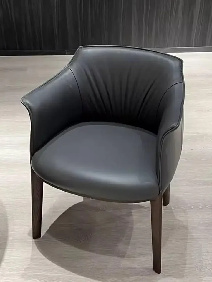 Designerskie krzesło drewniane do jadalni w stylu nowoczesnym MODERN — aranżacja wnętrza. Primavera Home.