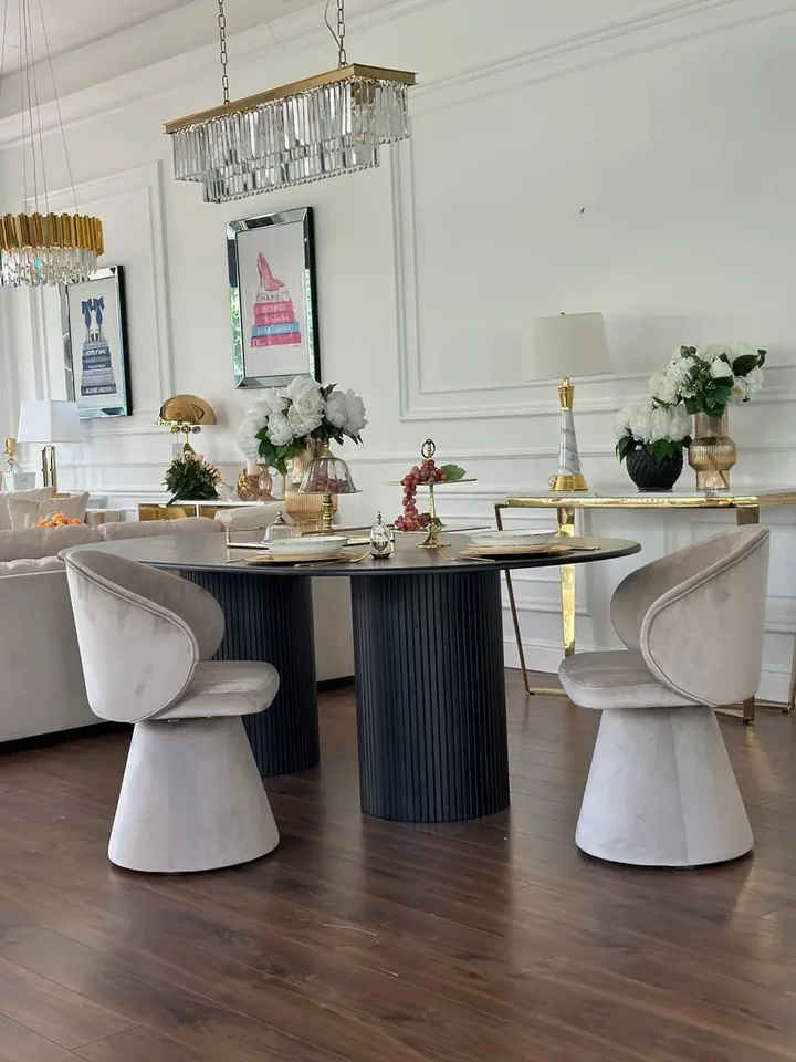 Nowoczesne Krzesło Obrotowe Dolce – Tapicerowane i Designerskie uchwycone z boku. Detal wykończenia od Primavera Home.
