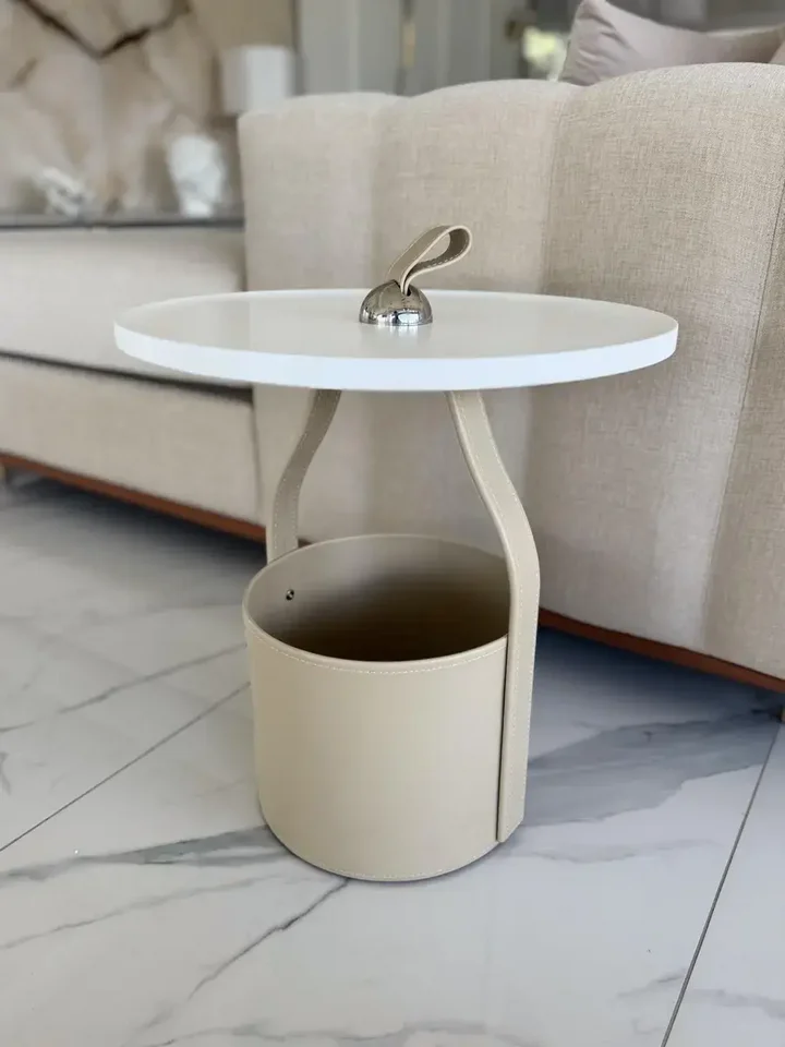 Zbliżenie na detal konstrukcji stolika kawowego, eksponujące wysoką jakość materiałów użytych w produkcie od Primavera Home.