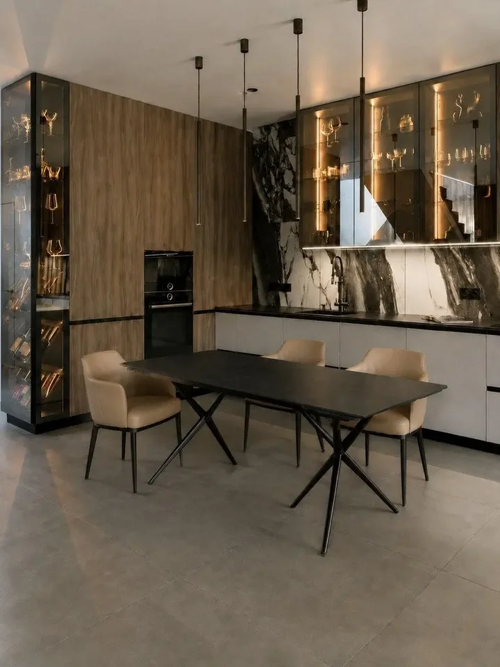 Stół Rozkładany Spider w jasnym wnętrzu, podkreślający jego elegancję. Ekspozycja w salonie od Primavera Home.
