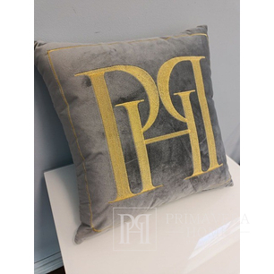PH pagalvė 40x40 su pilku logotipu iš veliūrinio audinio su aukso spalvos siuvinėjimu 
