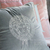 Dekoratives graues Samtkissen mit logo Medusa