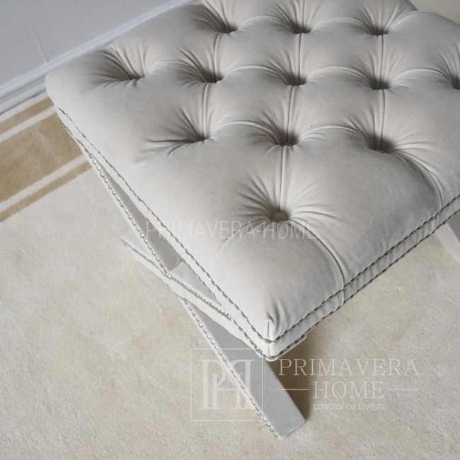 Upholstered quilted velour Ricardia style