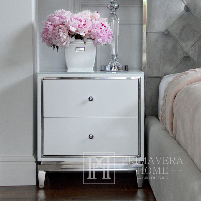 Naktinis staliukas, lakuotas, baltos ir sidabrinės spalvos, skirtas glamour megamajam Lorenzo S Silver  OUTLET 