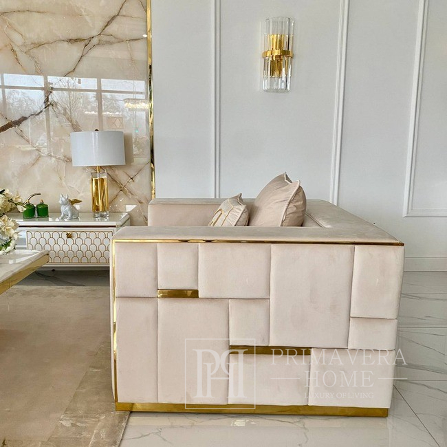 Modernus aukso-smėlio spalvos glamūrinis fotelis EMPORIO